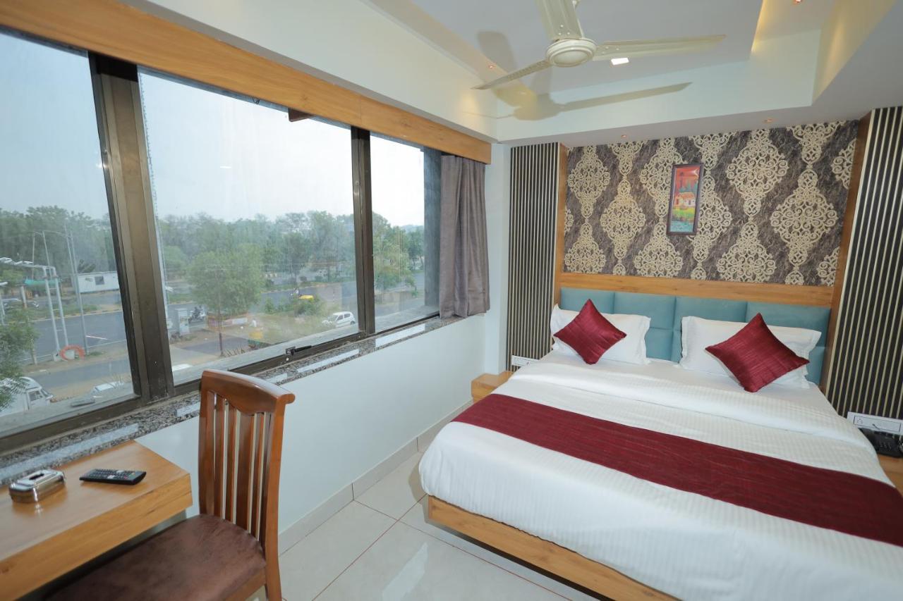 Hotel Rk Fortune Ahmedabad Exterior photo
